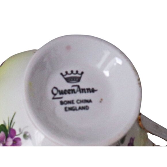 Vintage Queen Anne Tea Cup Saucer Floral Fine Bone China England Teacup - Picture 5 of 5